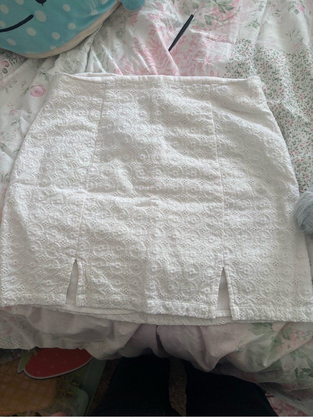 Aeropostale White Lace Mini Skirt with Front Slits